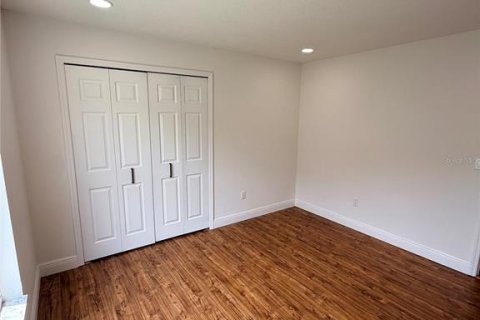 House in Tampa, Florida 4 bedrooms, 193.05 sq.m. № 2258485 - photo 16