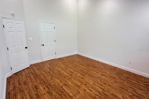 House in Tampa, Florida 4 bedrooms, 193.05 sq.m. № 2258485 - photo 10