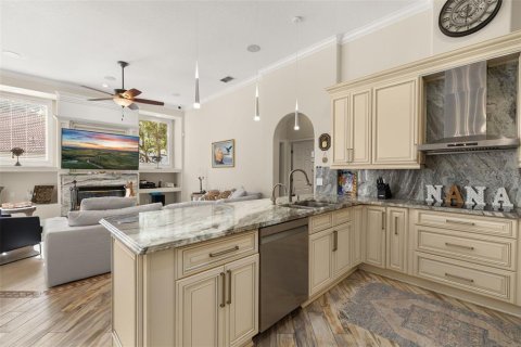 House in Orlando, Florida 4 bedrooms, 227.89 sq.m. № 1719533 - photo 21