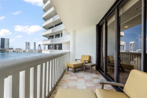 Condo in Aventura, Florida, 3 bedrooms  № 2089064 - photo 30