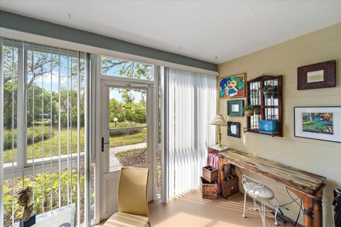 Condo in Sarasota, Florida, 2 rooms  № 1733781 - photo 20