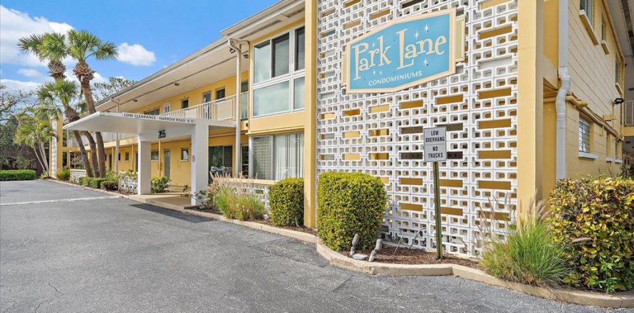 Condo in Sarasota, Florida, 2 rooms  № 1733781
