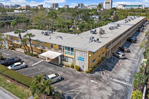 Condo in Sarasota, Florida, 2 rooms  № 1733781 - photo 28