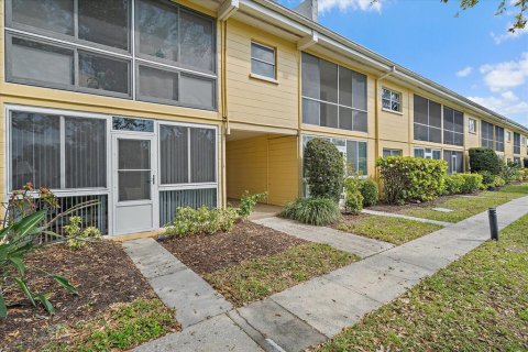 Condo in Sarasota, Florida, 2 rooms  № 1733781 - photo 23