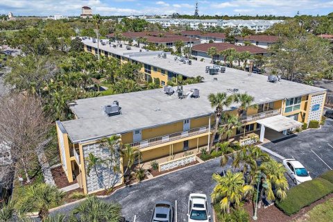 Condo in Sarasota, Florida, 2 rooms  № 1733781 - photo 29