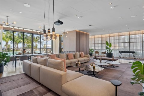 Condo in Miami, Florida, 1 bedroom  № 2053015 - photo 28