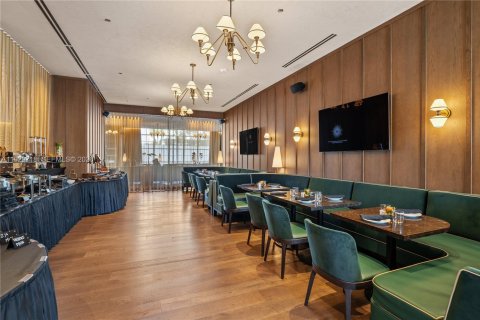 Condo in Miami, Florida, 1 bedroom  № 2053015 - photo 24