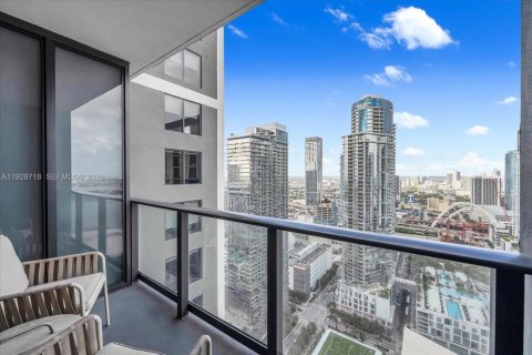 Condo in Miami, Florida, 1 bedroom  № 2053015 - photo 16
