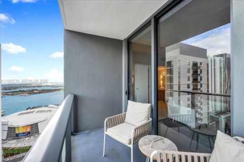 Condo in Miami, Florida, 1 bedroom  № 2053015 - photo 17