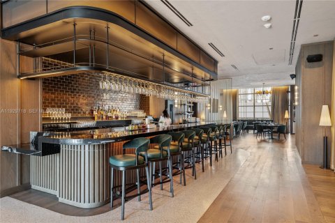 Condo in Miami, Florida, 1 bedroom  № 2053015 - photo 23