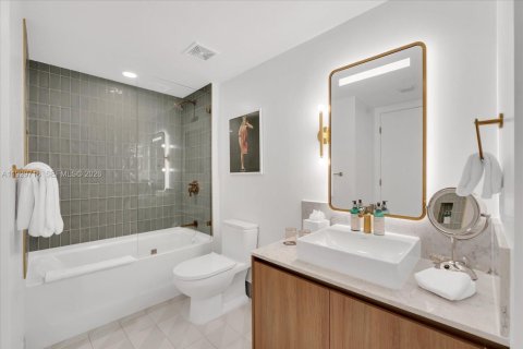 Condo in Miami, Florida, 1 bedroom  № 2053015 - photo 14