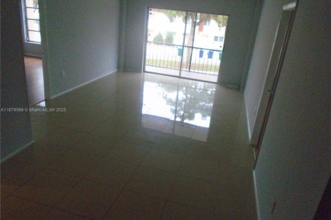 Copropriété à vendre à Lauderhill, Floride: 2 chambres, 91.04 m2 № 1923906 - photo 15