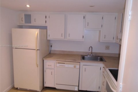 Copropriété à vendre à Lauderhill, Floride: 2 chambres, 91.04 m2 № 1923906 - photo 14