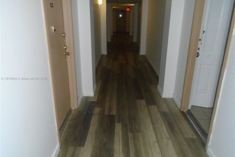 Copropriété à vendre à Lauderhill, Floride: 2 chambres, 91.04 m2 № 1923906 - photo 3