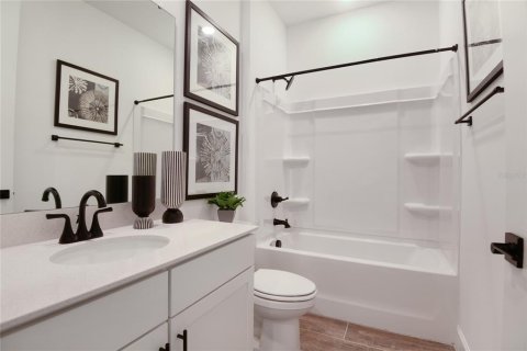 House in Tavares, Florida 4 bedrooms, 190.54 sq.m. № 1885049 - photo 16