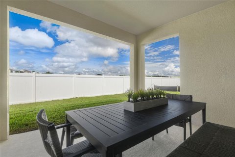 House in Tavares, Florida 4 bedrooms, 190.54 sq.m. № 1885049 - photo 21
