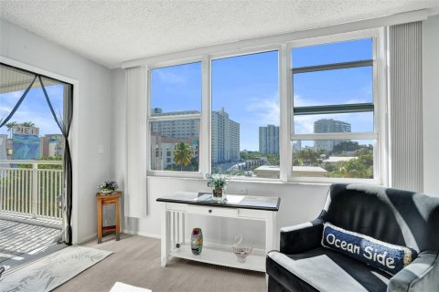 Condominio en venta en Pompano Beach, Florida, 2 dormitorios, 92.9 m2 № 2082737 - foto 10