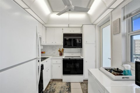 Condominio en venta en Pompano Beach, Florida, 2 dormitorios, 92.9 m2 № 2082737 - foto 12