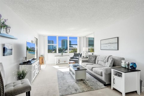 Condominio en venta en Pompano Beach, Florida, 2 dormitorios, 92.9 m2 № 2082737 - foto 9