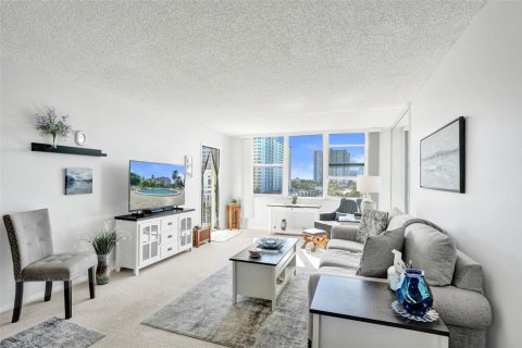 Condominio en venta en Pompano Beach, Florida, 2 dormitorios, 92.9 m2 № 2082737 - foto 3