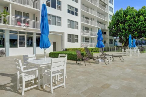 Condominio en venta en Pompano Beach, Florida, 2 dormitorios, 92.9 m2 № 2082737 - foto 26