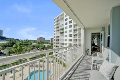 Condominio en venta en Pompano Beach, Florida, 2 dormitorios, 92.9 m2 № 2082737 - foto 11