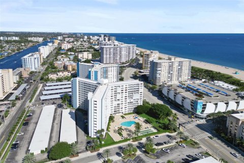 Condominio en Pompano Beach, Florida, 2 dormitorios № 2082737