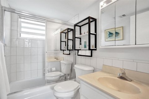 Condominio en venta en Pompano Beach, Florida, 2 dormitorios, 92.9 m2 № 2082737 - foto 16