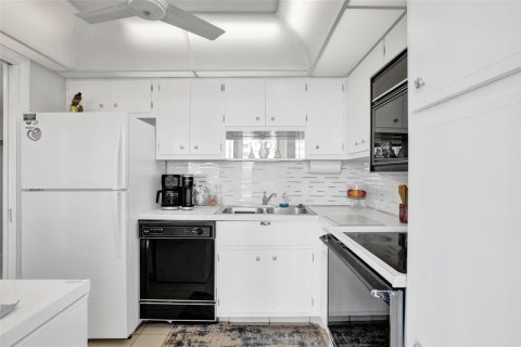 Condominio en venta en Pompano Beach, Florida, 2 dormitorios, 92.9 m2 № 2082737 - foto 14