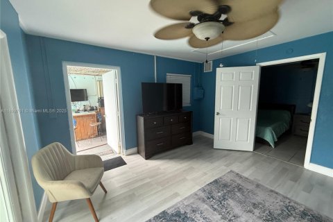 Casa en alquiler en St. Lucie, Florida, 2 dormitorios, 162.39 m2 № 2012657 - foto 4