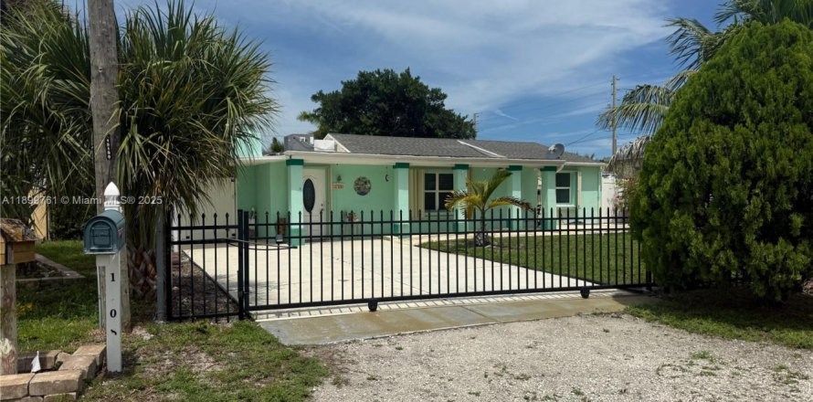 Casa en St. Lucie, Florida 2 dormitorios, 162.39 m2 № 2012657