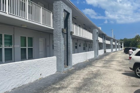 Studio à Condo à North Miami, Floride  № 2170285