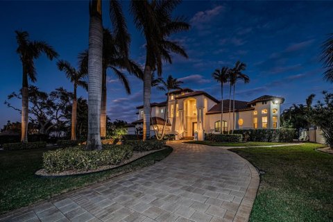 Villa ou maison à vendre à Saint Petersburg, Floride: 4 chambres, 472.69 m2 № 1570747 - photo 6