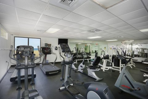 Copropriété à louer à Hollywood, Floride: 2 chambres, 84.17 m2 № 2390393 - photo 5