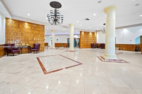 Copropriété à louer à Hollywood, Floride: 2 chambres, 84.17 m2 № 2390393 - photo 6