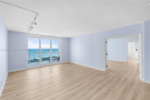 Condominio en venta en Miami Beach, Florida, 3 dormitorios, 172.8 m2 № 1995119 - foto 3