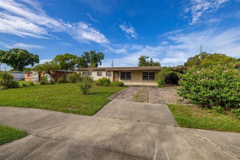 House in Orlando, Florida 3 bedrooms, 140.75 sq.m. № 1885670 - photo 1