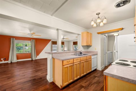 House in Orlando, Florida 3 bedrooms, 140.75 sq.m. № 1885670 - photo 12