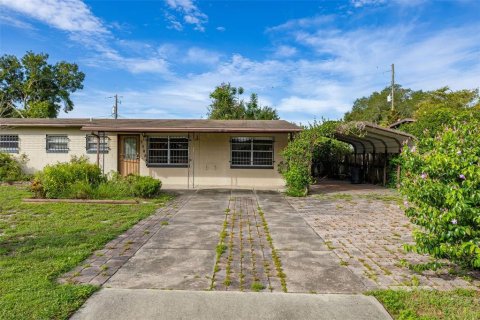 House in Orlando, Florida 3 bedrooms, 140.75 sq.m. № 1885670 - photo 2