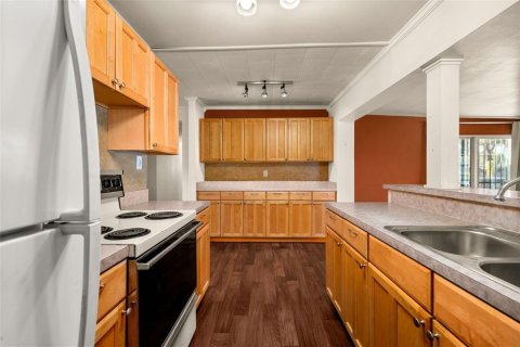 House in Orlando, Florida 3 bedrooms, 140.75 sq.m. № 1885670 - photo 15