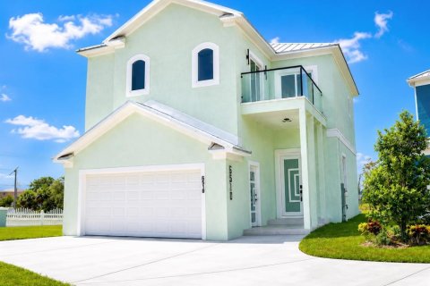 Casa en Apollo Beach, Florida 4 dormitorios, 197.42 m2 № 2156058