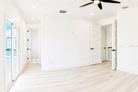 Casa en venta en Apollo Beach, Florida, 4 dormitorios, 197.42 m2 № 2156058 - foto 5