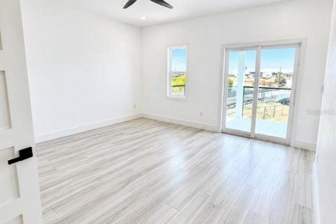 Casa en venta en Apollo Beach, Florida, 4 dormitorios, 197.42 m2 № 2156058 - foto 6