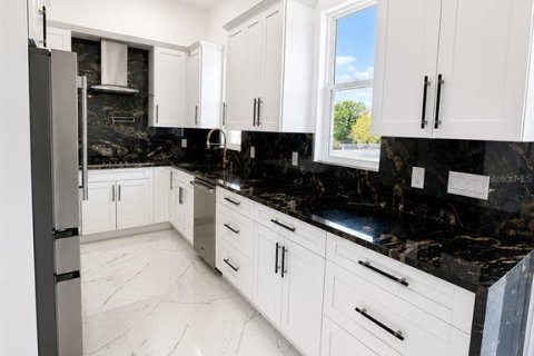 Casa en venta en Apollo Beach, Florida, 4 dormitorios, 197.42 m2 № 2156058 - foto 14