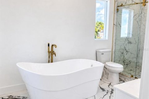 Casa en venta en Apollo Beach, Florida, 4 dormitorios, 197.42 m2 № 2156058 - foto 8