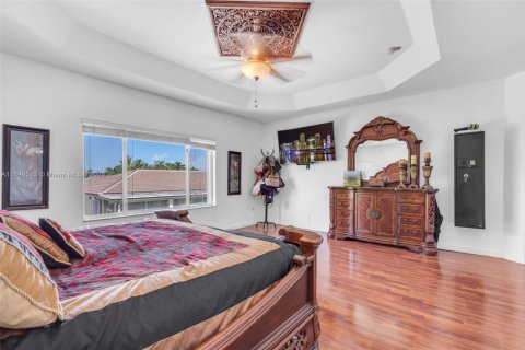 Casa en venta en Miami, Florida, 4 dormitorios, 259.66 m2 № 1936658 - foto 17