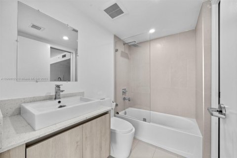 Купить кондоминиум в Норт-Майами-Бич, Флорида 2 спальни, 83.89м2, № 2014024 - фото 15