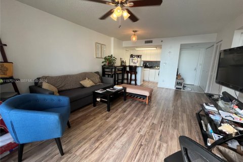 Купить кондоминиум в Майами, Флорида 1 спальня, 62.62м2, № 2036296 - фото 5