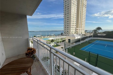 Кондоминиум с 1 спальней в Майами, Флорида № 2036296