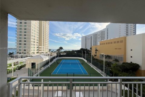 Купить кондоминиум в Майами, Флорида 1 спальня, 62.62м2, № 2036296 - фото 12
